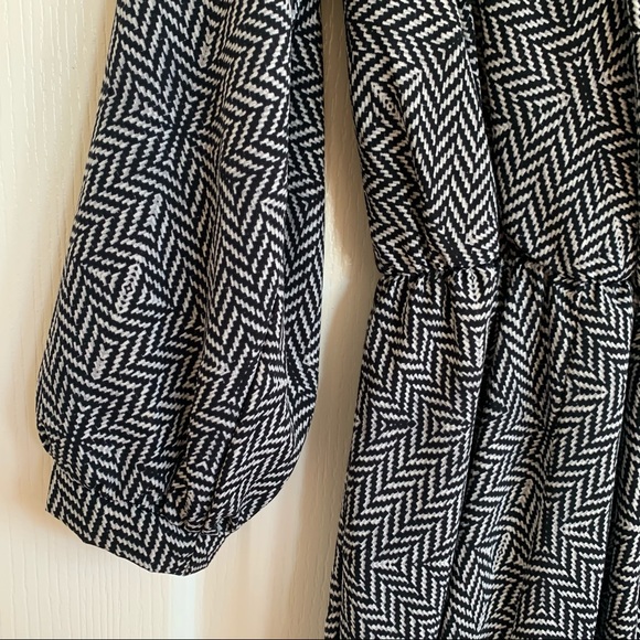 M Boutique Romper Black/White - Small - Picture 7 of 8